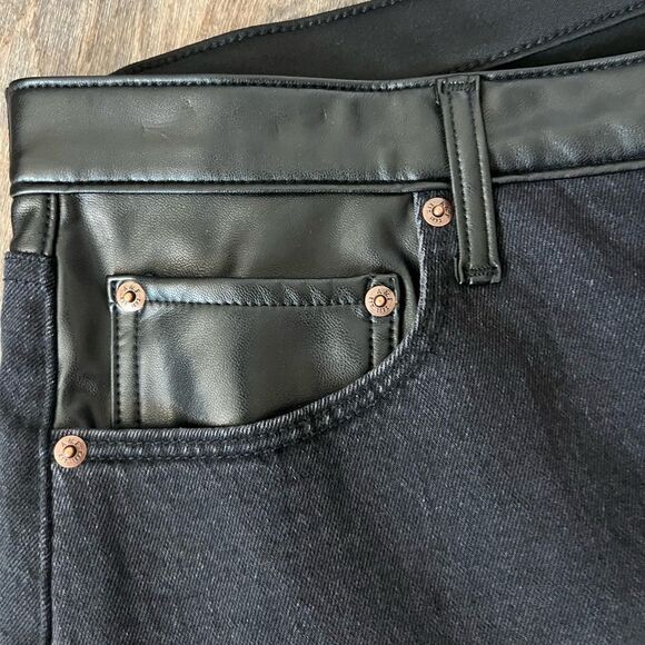 Abercrombie and Fitch Curve Love High Rise Dad Short- Size 35/20 - Picture 3 of 7